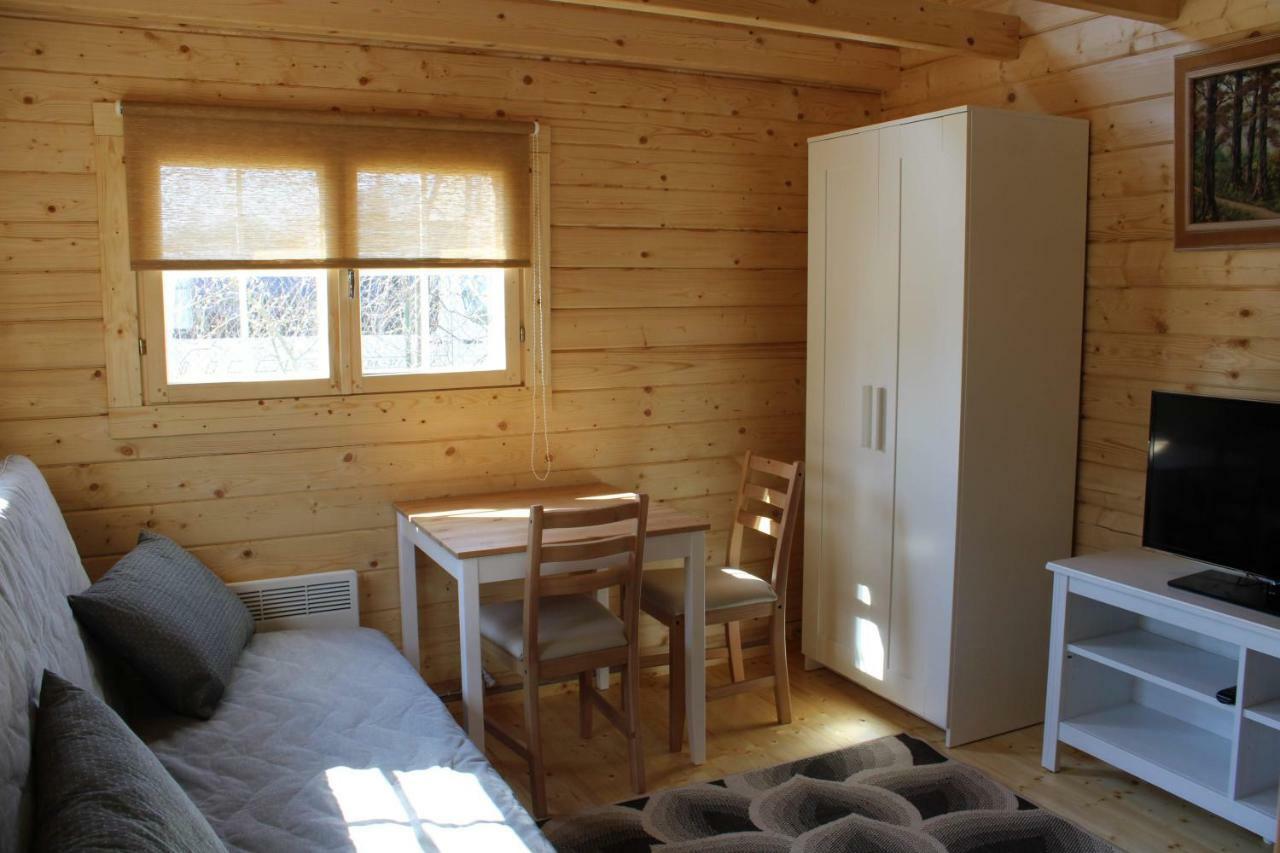 Aadel Guesthouse Пярну Екстер'єр фото